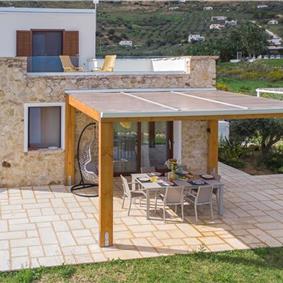 4 bedroom villa with infinity pool, Alcamo, sleeps 6-8